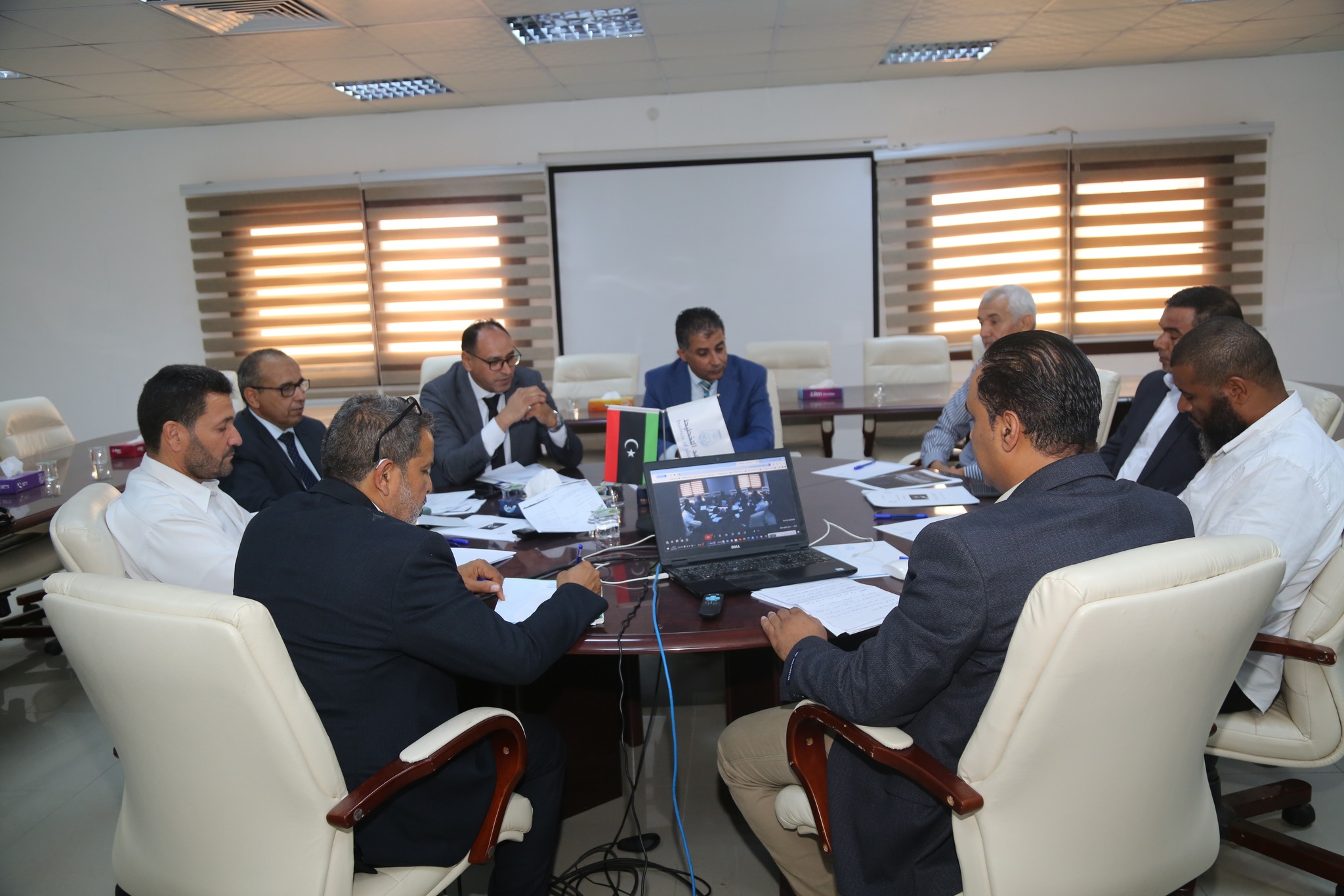 معهد التخطيط يحتضن اجتماعًا لبحث خطة انطلاق الماجستير المهني في الذكاء الاصطناعي والأمن السيبراني.