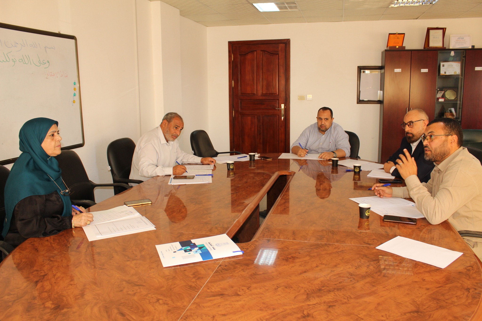 اللجنة التحضيرية لقمة طرابلس لريادة الأعمال والابتكار تعقد اجتماعها بمعهد التخطيط