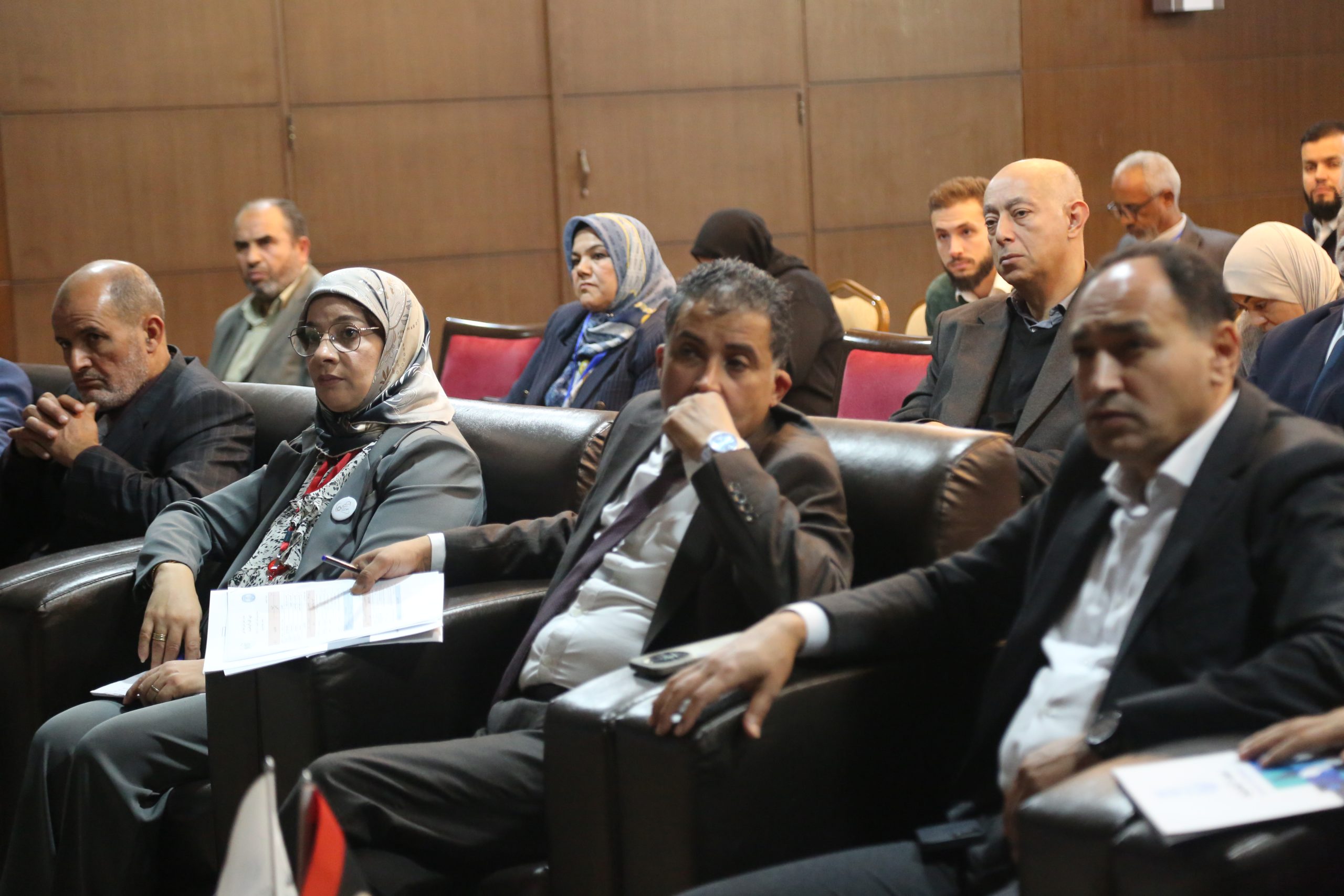 استمرار الجلسات العلمية بالمؤتمر العلمي الدولي المُحكَّم الثاني حول اقتصاد الظل والتنمية المستدامة